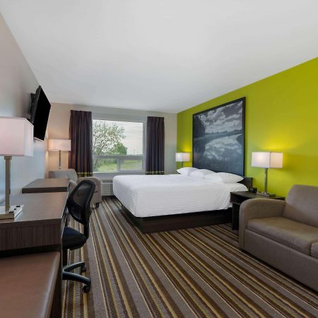 Super 8 By Wyndham Winnipeg East Mb Ngoại thất bức ảnh