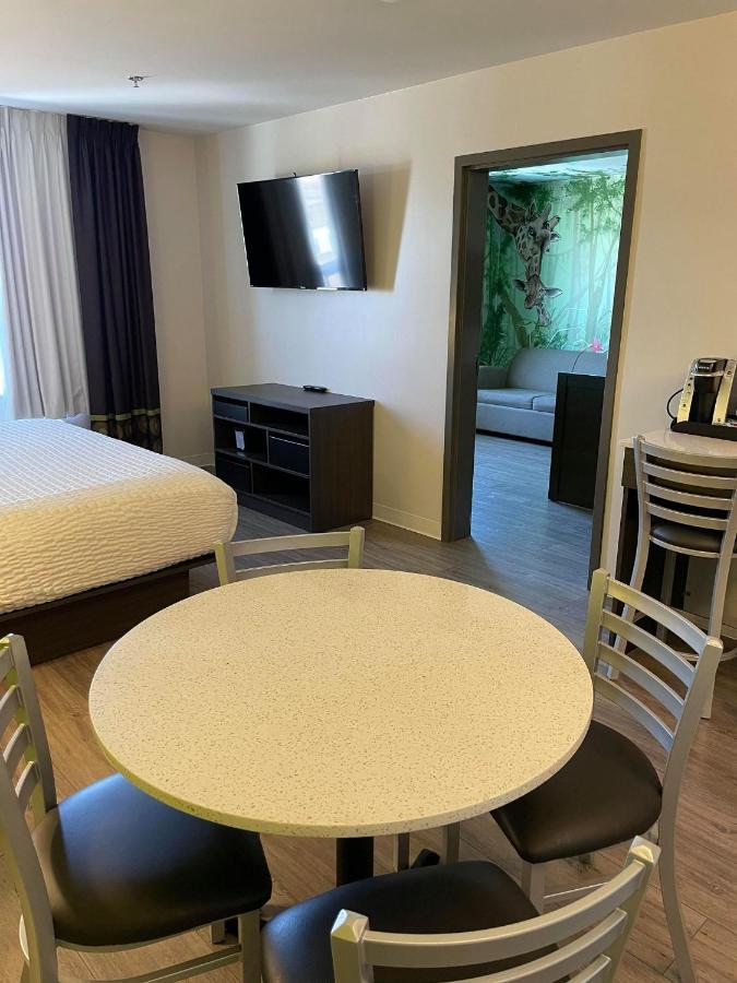 Super 8 By Wyndham Winnipeg East Mb Ngoại thất bức ảnh