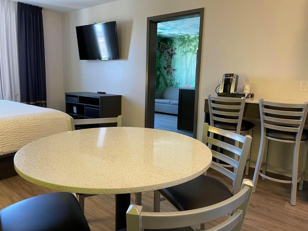 Super 8 By Wyndham Winnipeg East Mb Ngoại thất bức ảnh