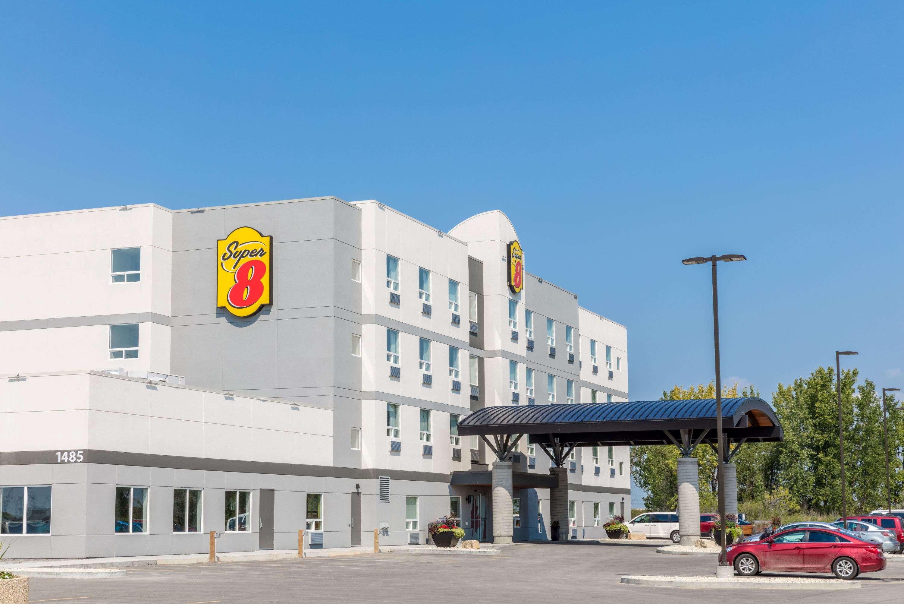 Super 8 By Wyndham Winnipeg East Mb Ngoại thất bức ảnh