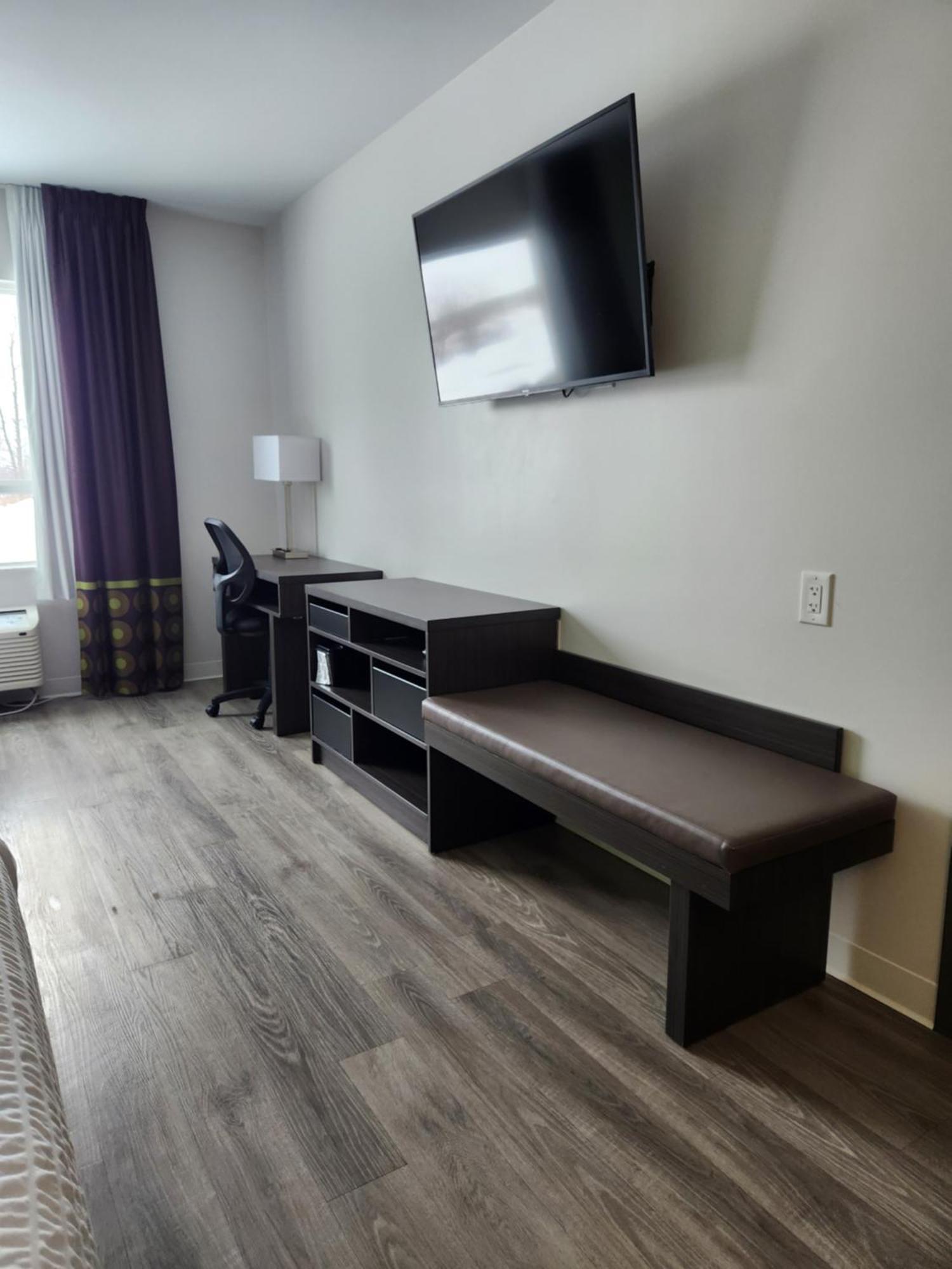 Super 8 By Wyndham Winnipeg East Mb Ngoại thất bức ảnh